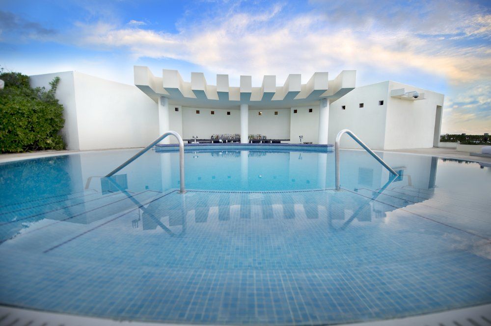 Live Aqua Swim Up pool